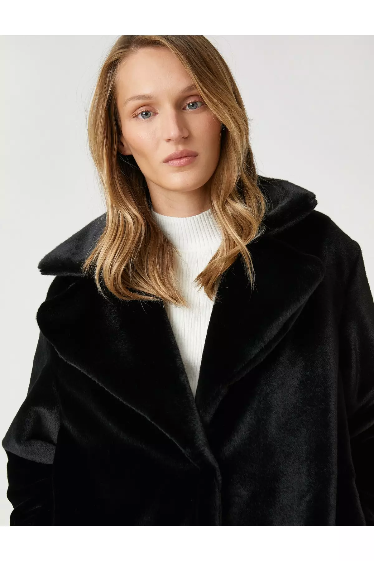 KOTON Short Plush Coat Layered Collar