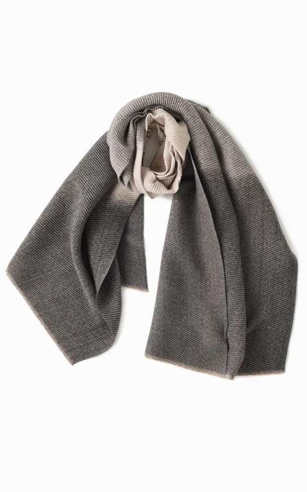 MSF2749 Gradient Pleats Scarf