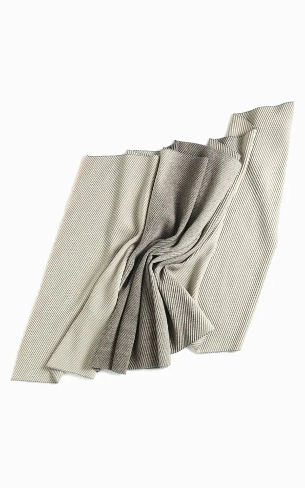 MSF2749 Gradient Pleats Scarf