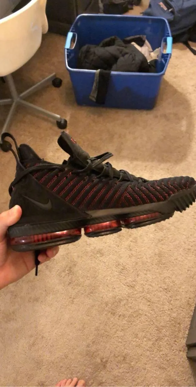 Nike LeBron 16 Fresh Bred