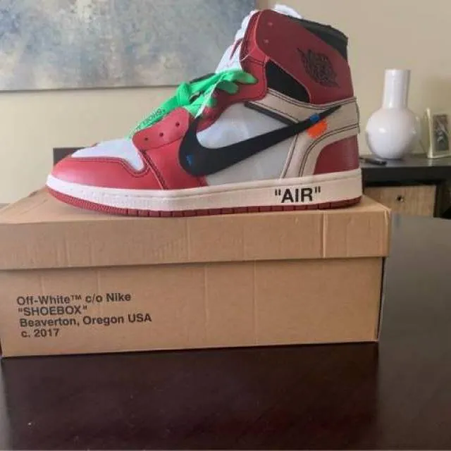 OFF-WHITE x Air Jordan 1