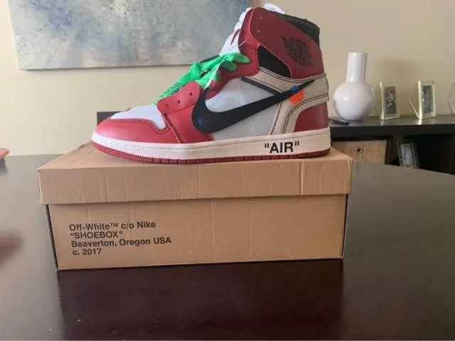 OFF-WHITE x Air Jordan 1